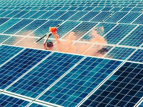 Production textile alimentée par énergie solaire renouvelable