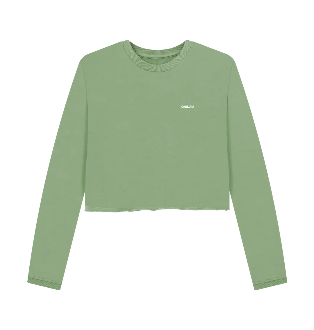 Mockup de pull boxy femme vert argile en coton bio, coupe courte avec logo discret KARDAIA.
