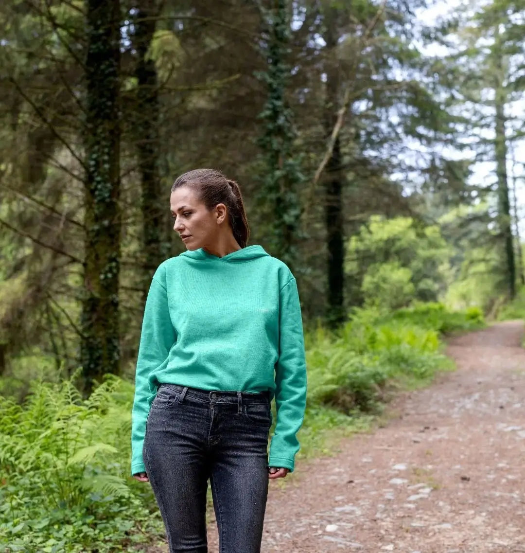 sweat émeraude femme KARDAIA, look responsable et apaisant en pleine nature
