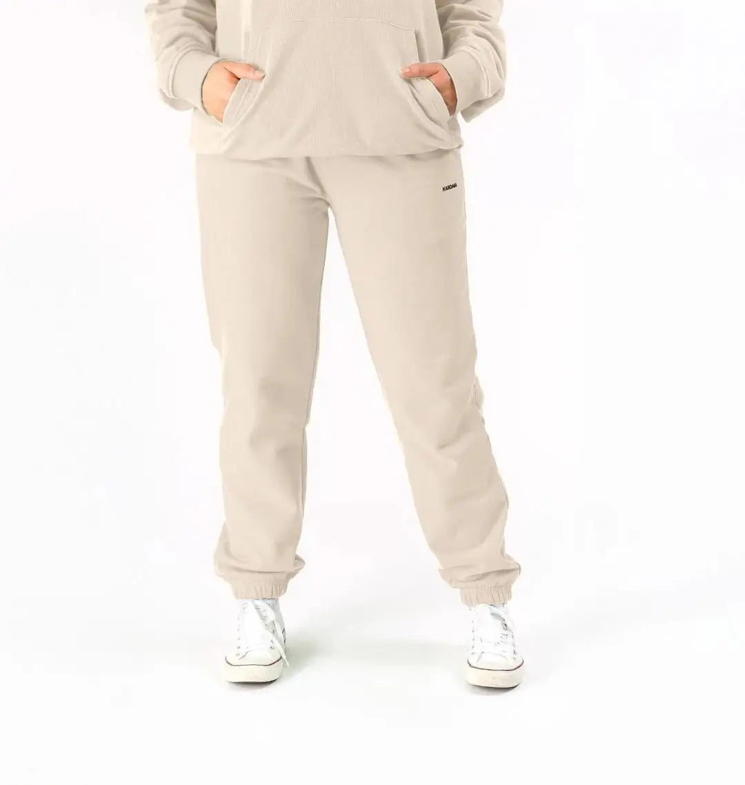 zoom sur le jogging femme KARDAIA en coton bio couleur sable